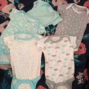 Bundle of onesies 0-3m